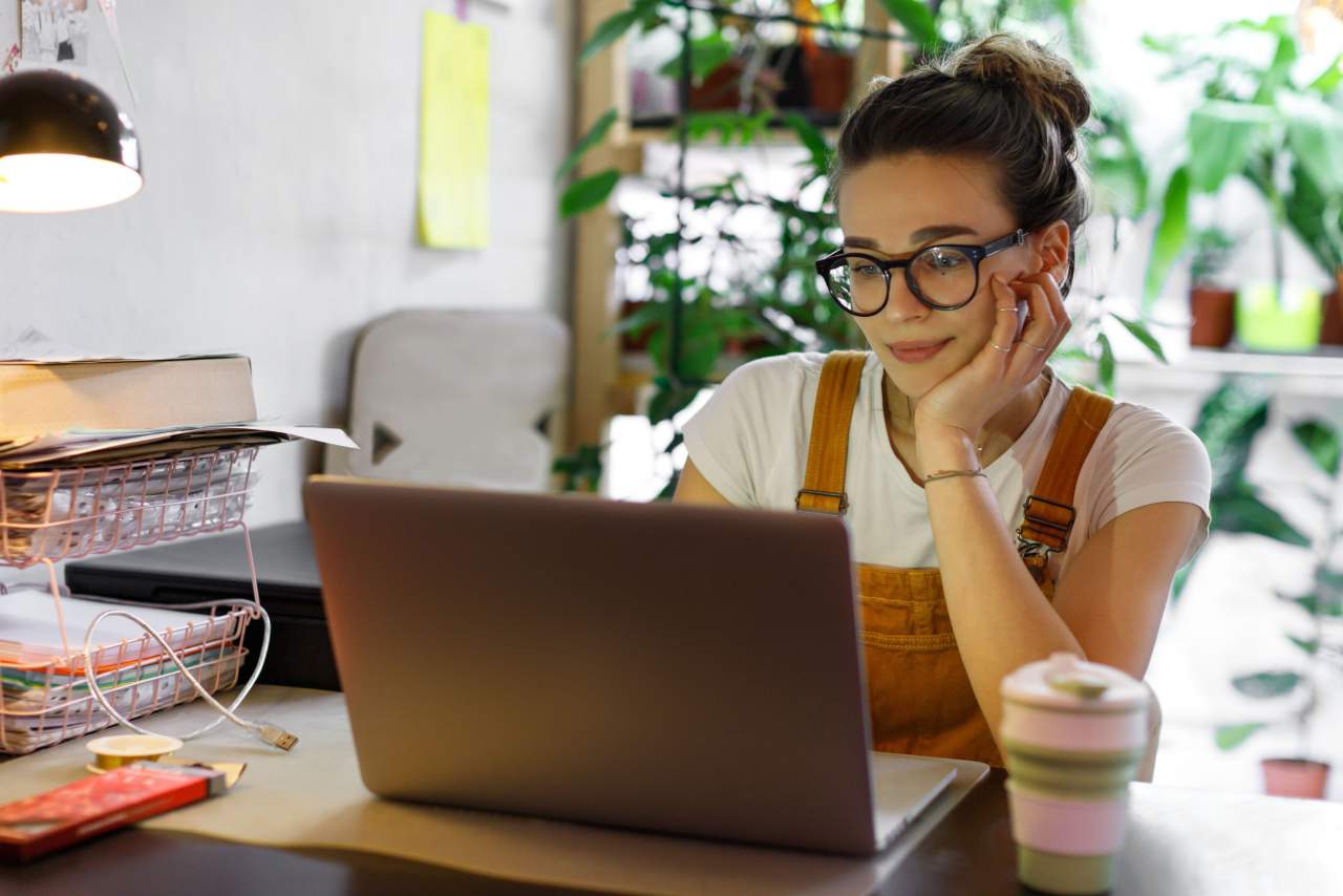 Ingresos Pasivos: ¿Cómo trabajar desde casa y ser tu propio jefe?
