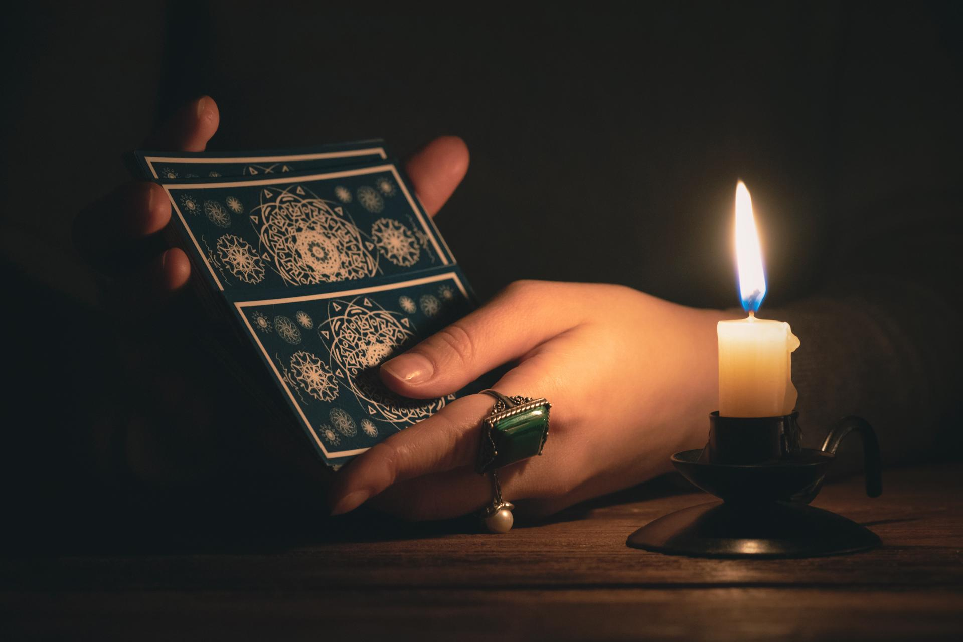 Tarot de Luz María: el don de la videncia natural