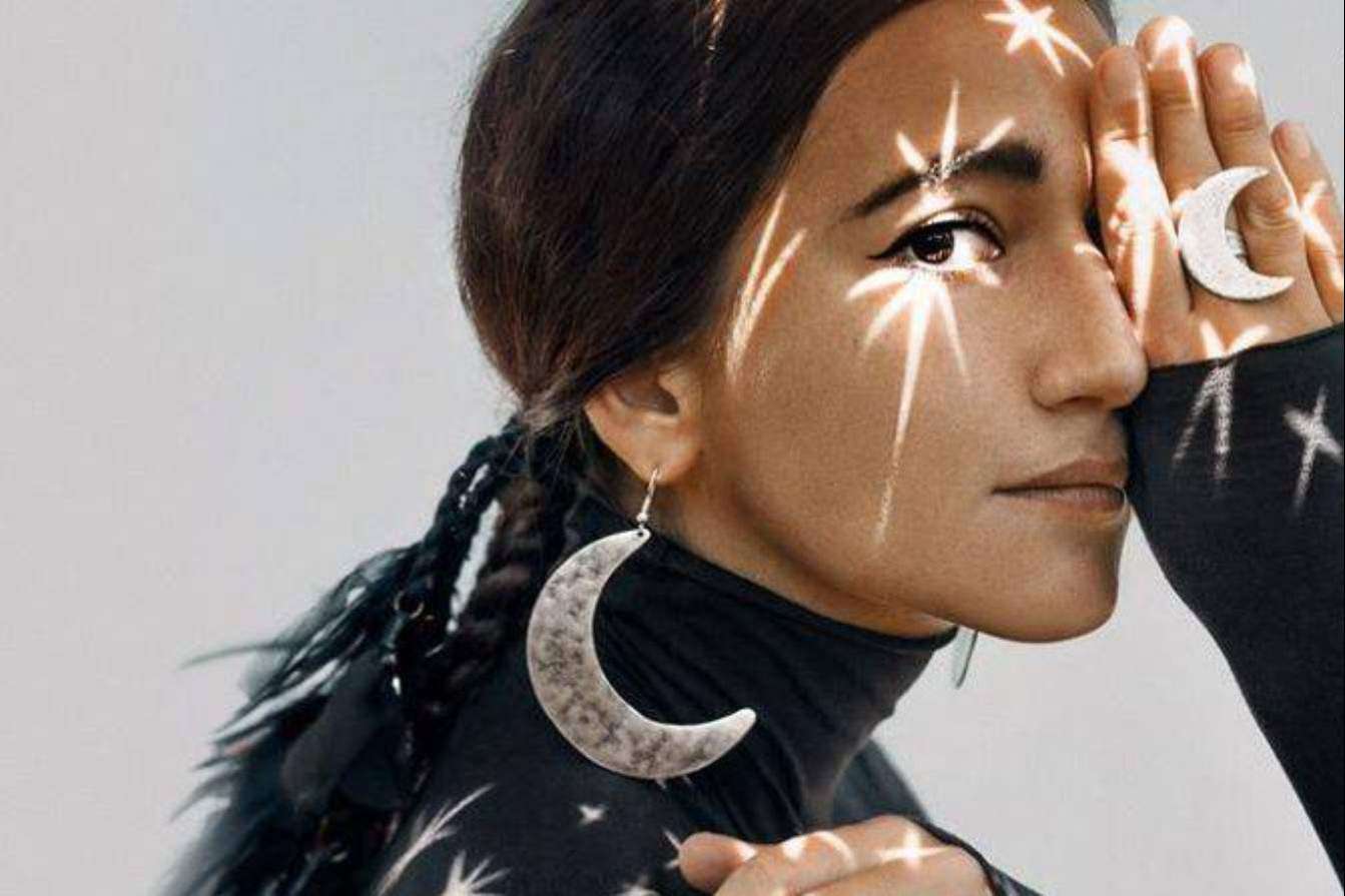 Manuela Moreno: conocer el futuro inmediato con La Casa del Tarot y Videncia