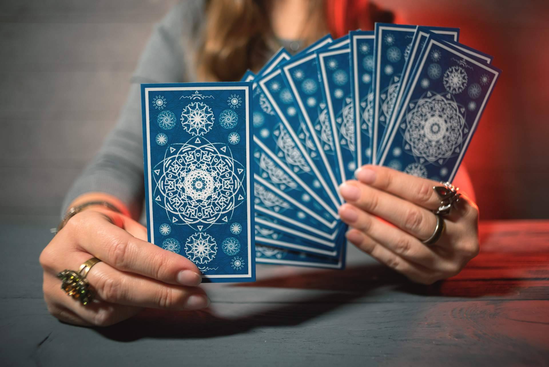 El Tarot Rosa Sastre ofrece las respuestas necesarias para conseguir la felicidad