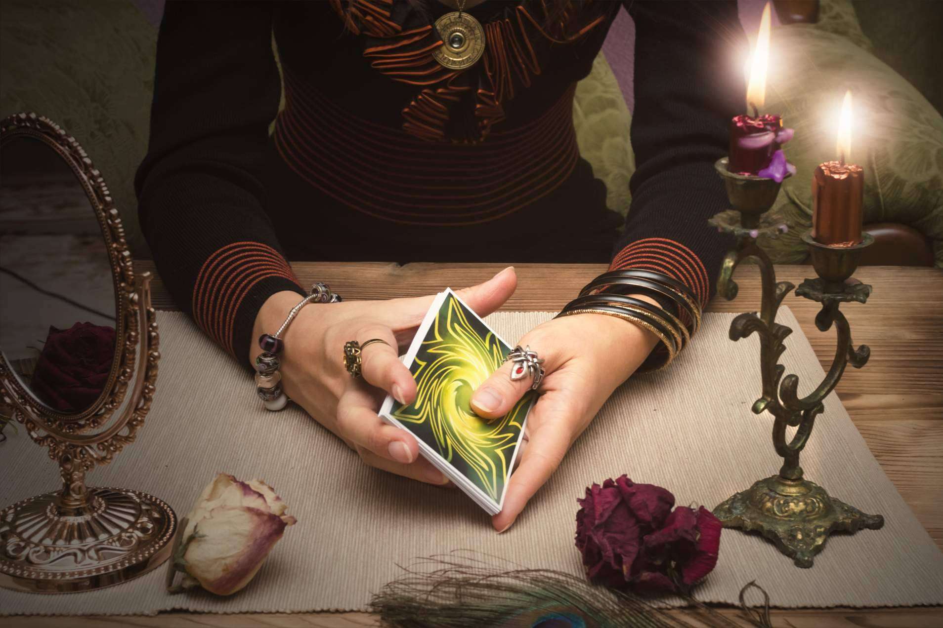 Encontrar el amor verdadero con el chamán Papacho: tarot del amor para solteros