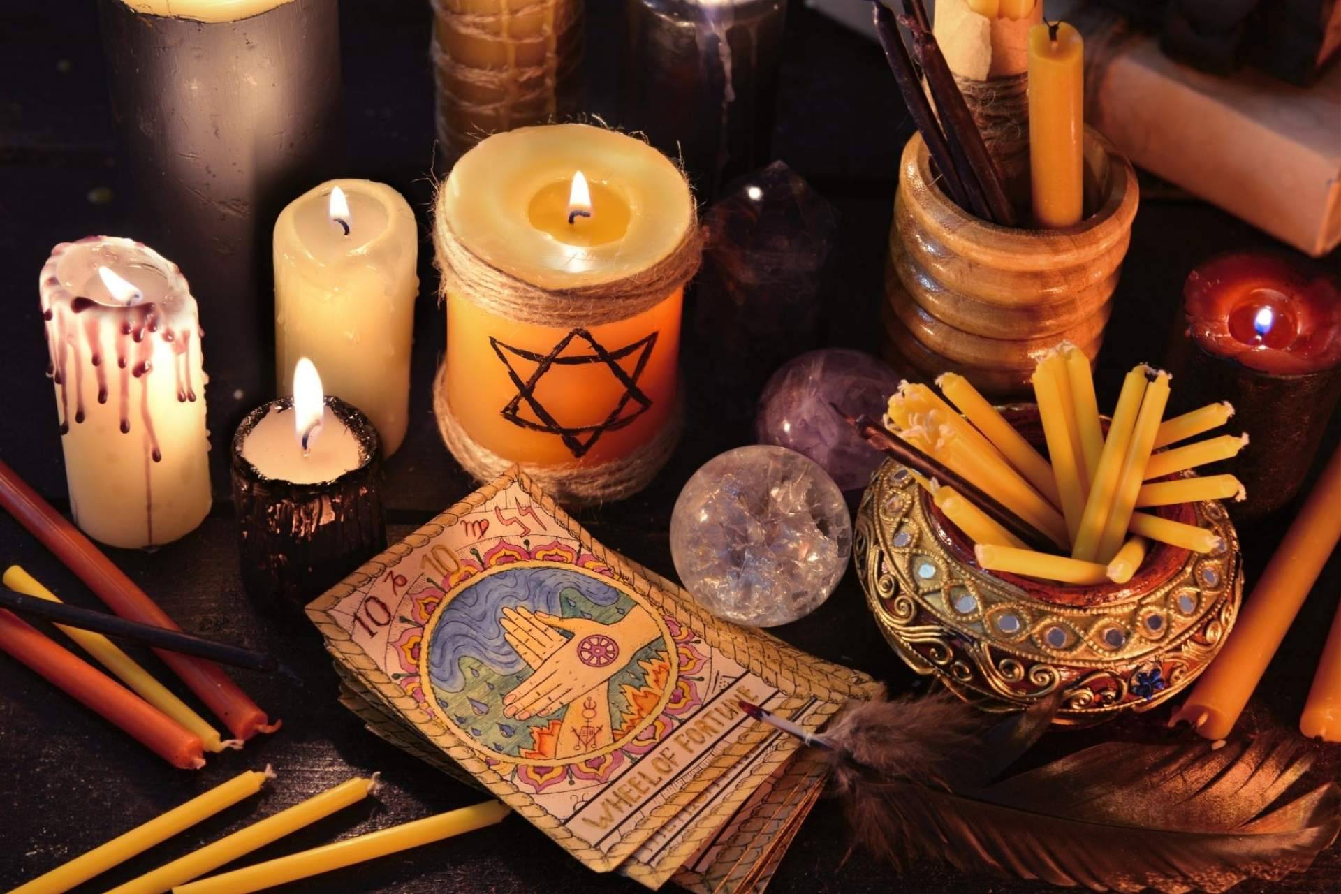 Mónica Triple Luna y sus rituales