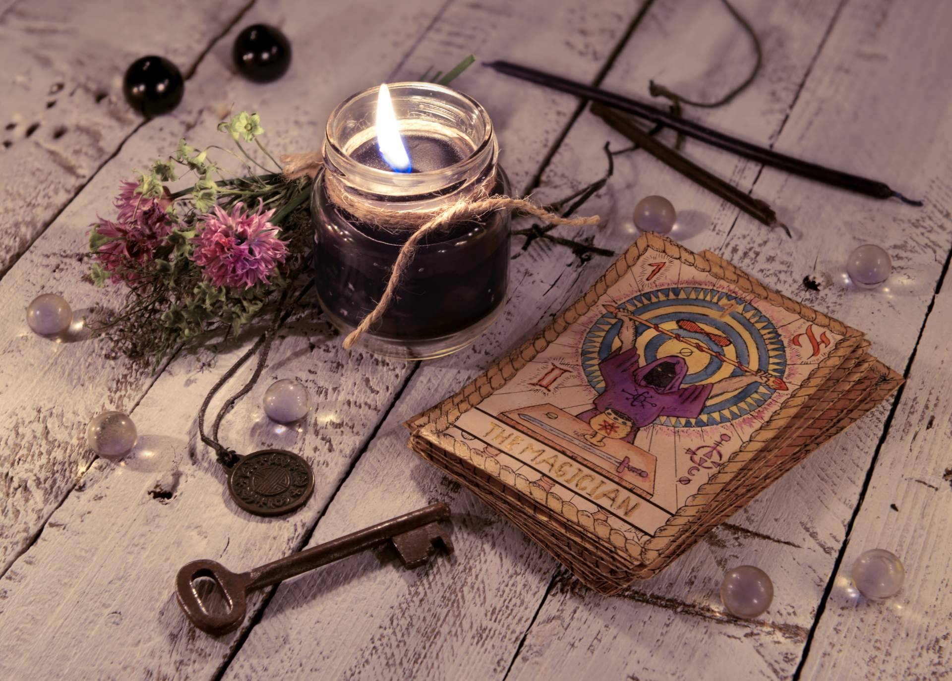 Universo del Tarot: Tarot del Amor Verdadero