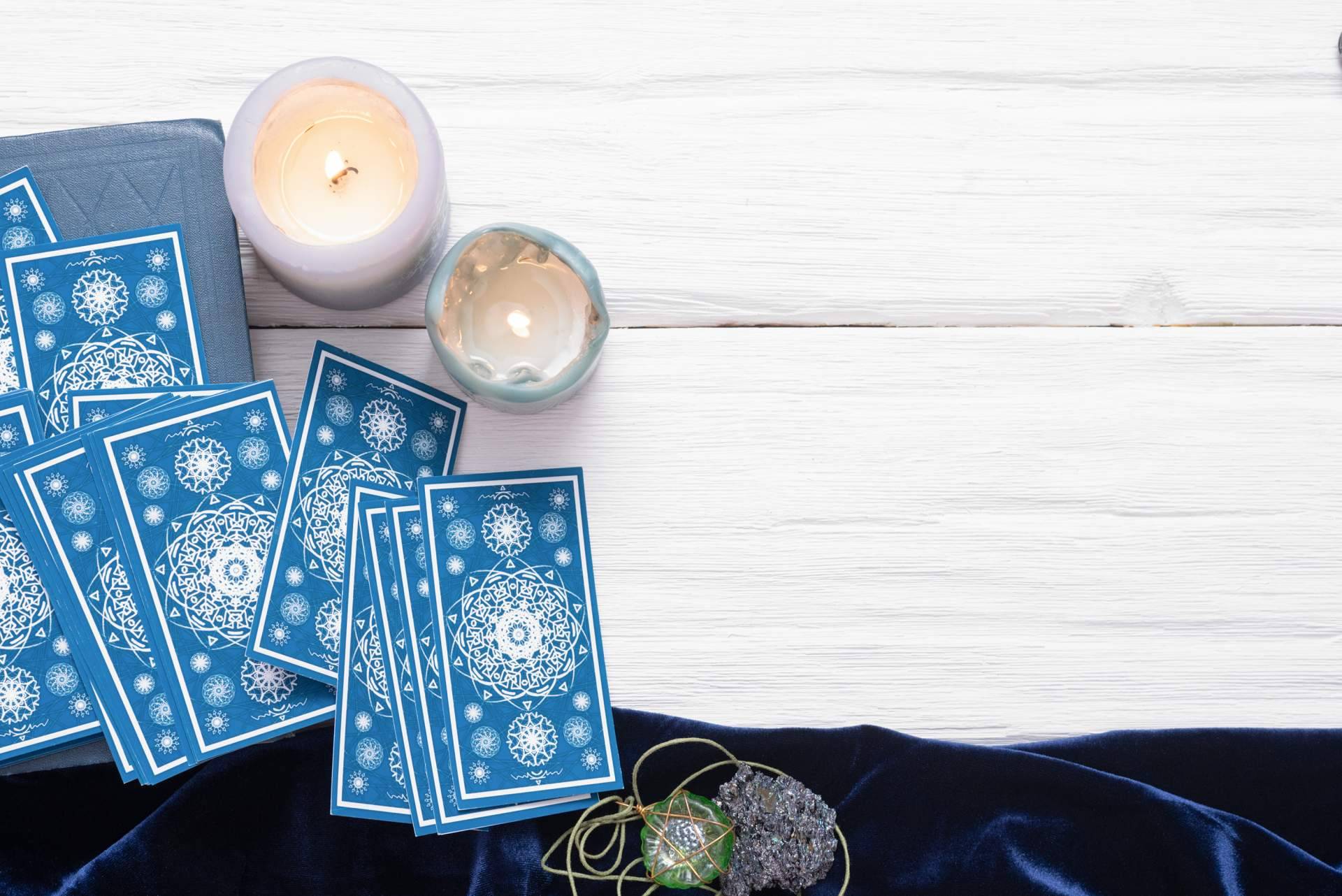 Realizar consultas al gabinete Astros 7 con el Tarot Bizum