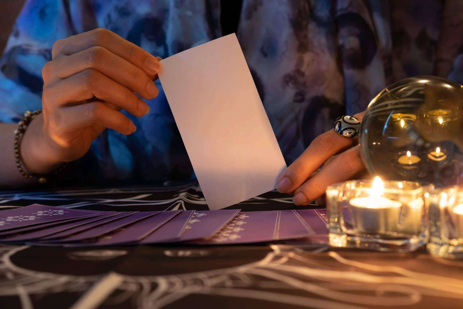 Gabinete Tarot Dama Gris, el tarot fiable telefónico