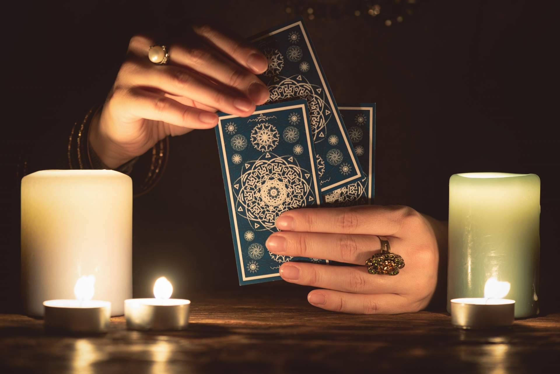 ¿Cómo es el Tarot económico del Tarot de las Meigas?