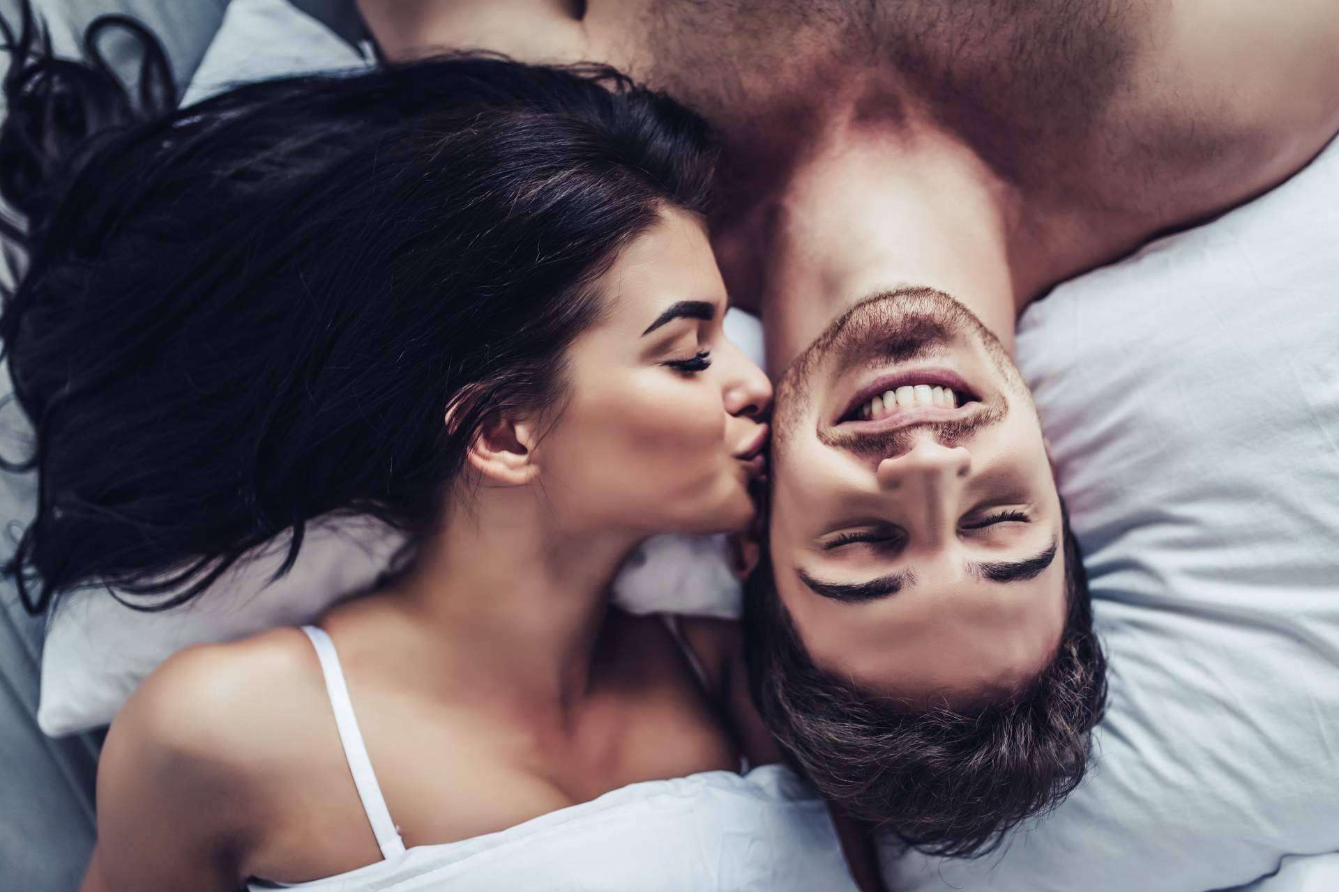 Juguetes para adultos para recuperar la vida íntima en pareja, con Condones de Marca