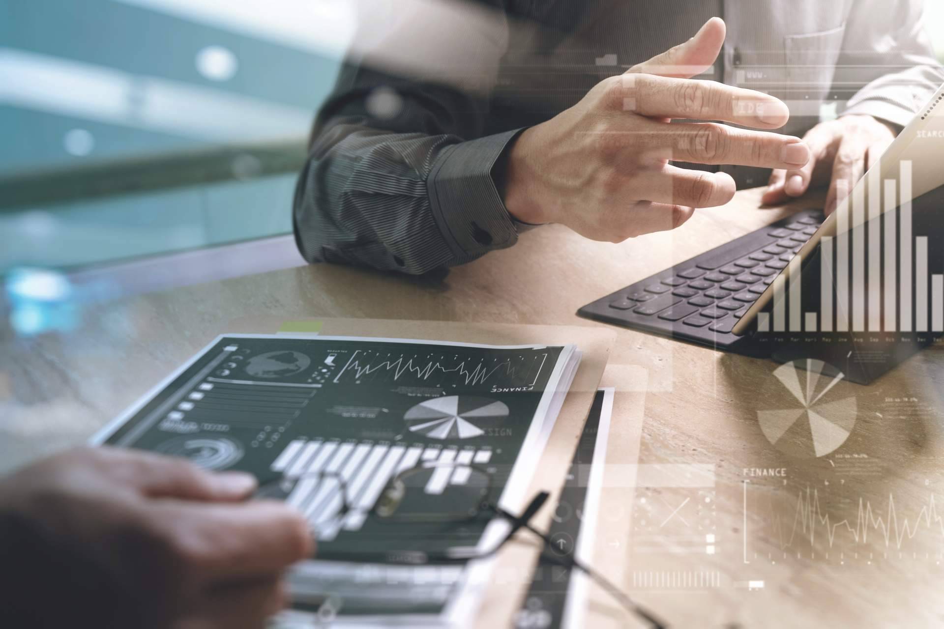 Monestro ayuda a evitar estafas y hacer una inversión segura