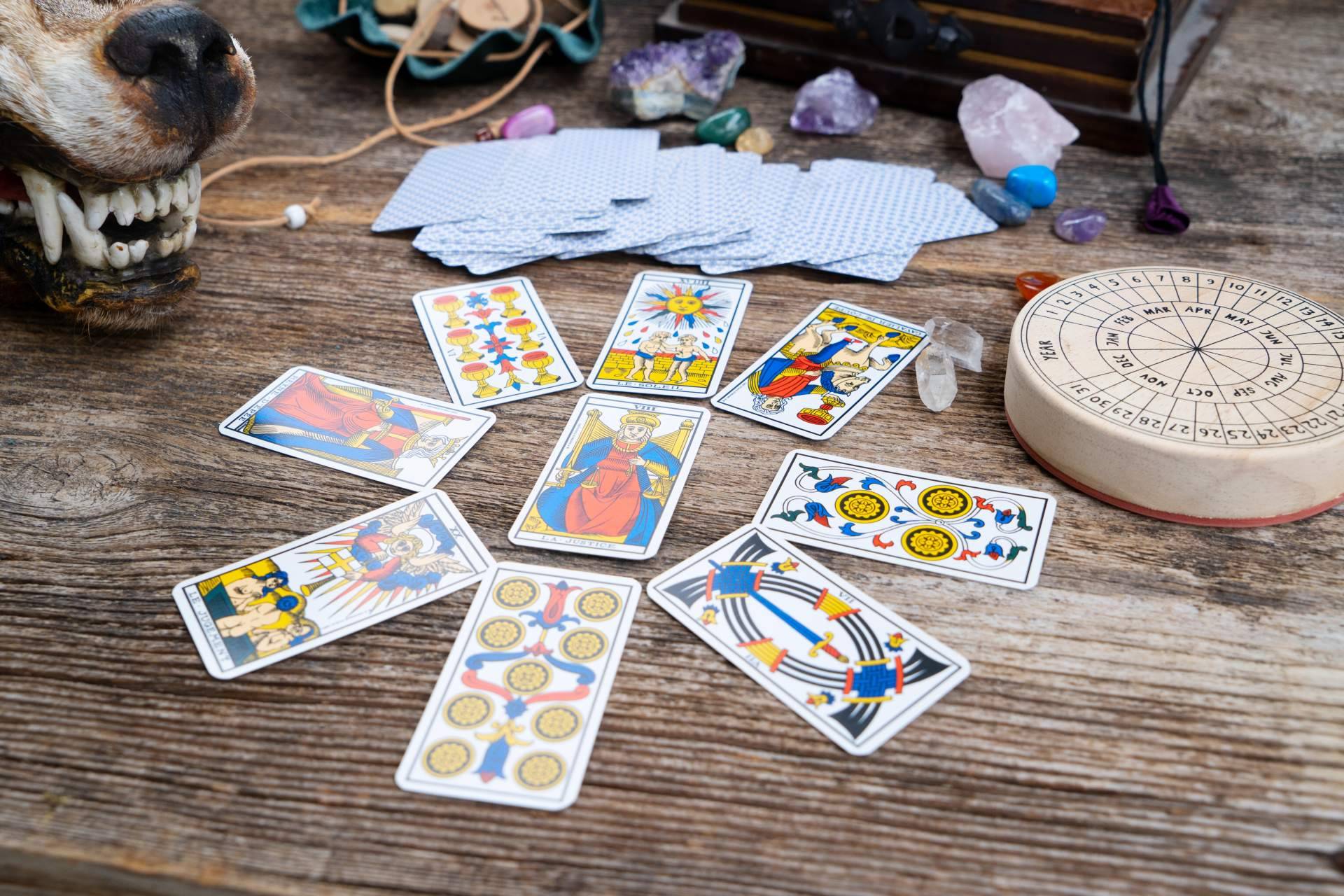 ¿Existe un tarot telefónico barato con pago con visa?, por Marta Aguado