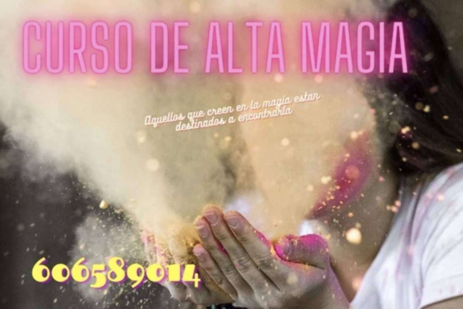 Luz Vidente y su curso de tarot o de magia