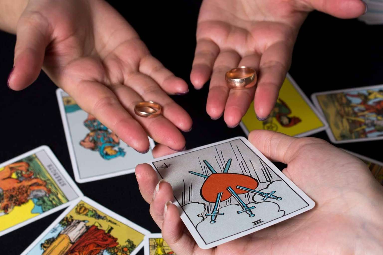 Dama Mágica lleva más de 30 años en consultas tarot en todos los temas