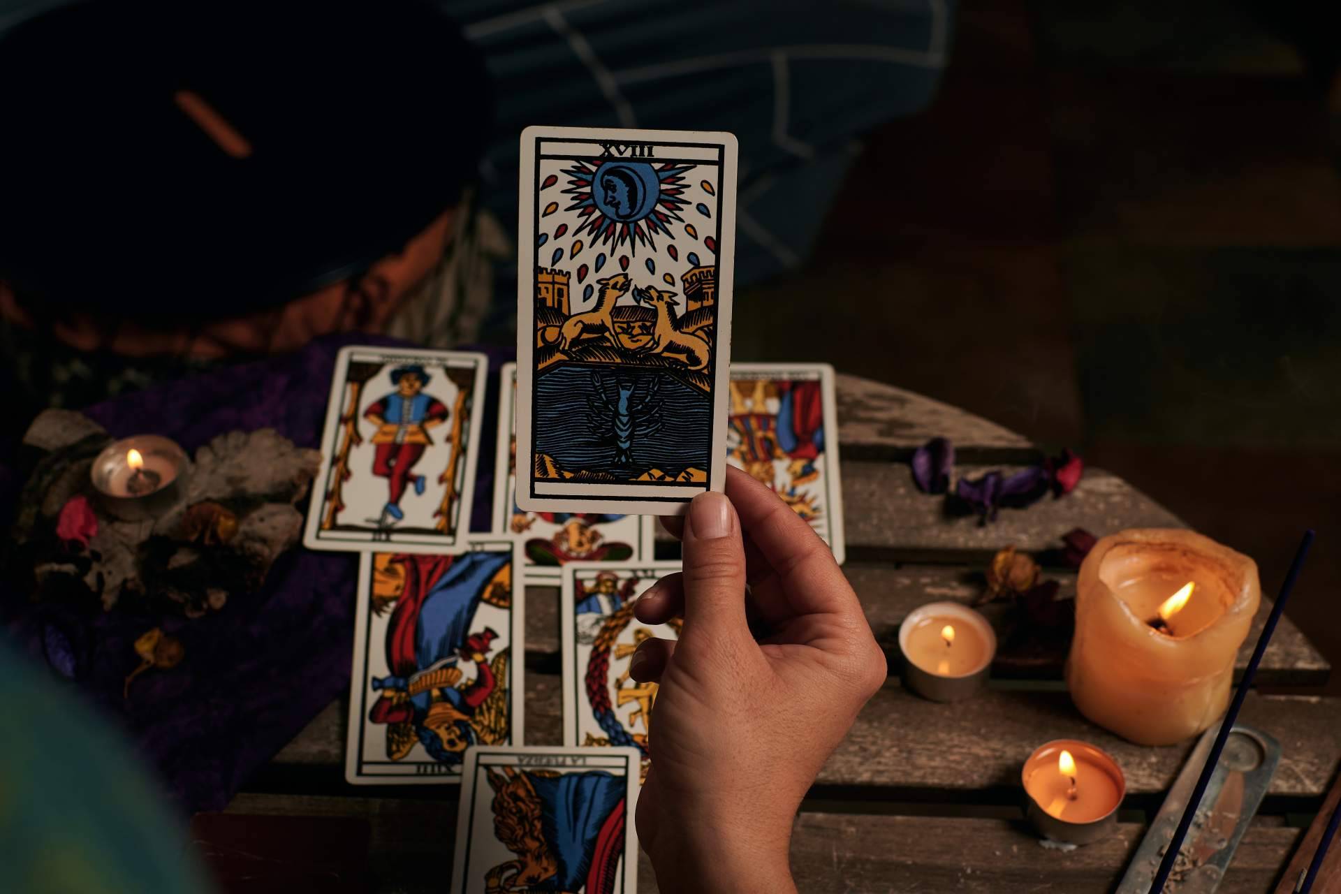 Los servicios de tarot honestos y sinceros de Vidente Xavi