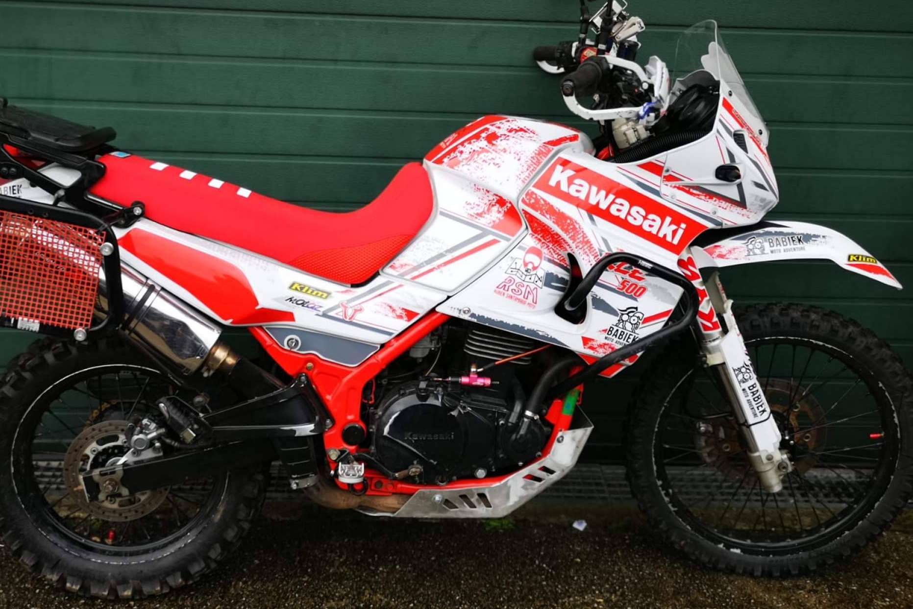 Nuevas pegatinas para moto de ADHESIVOSEMBARRADOS, resistencia extrema y personalización total