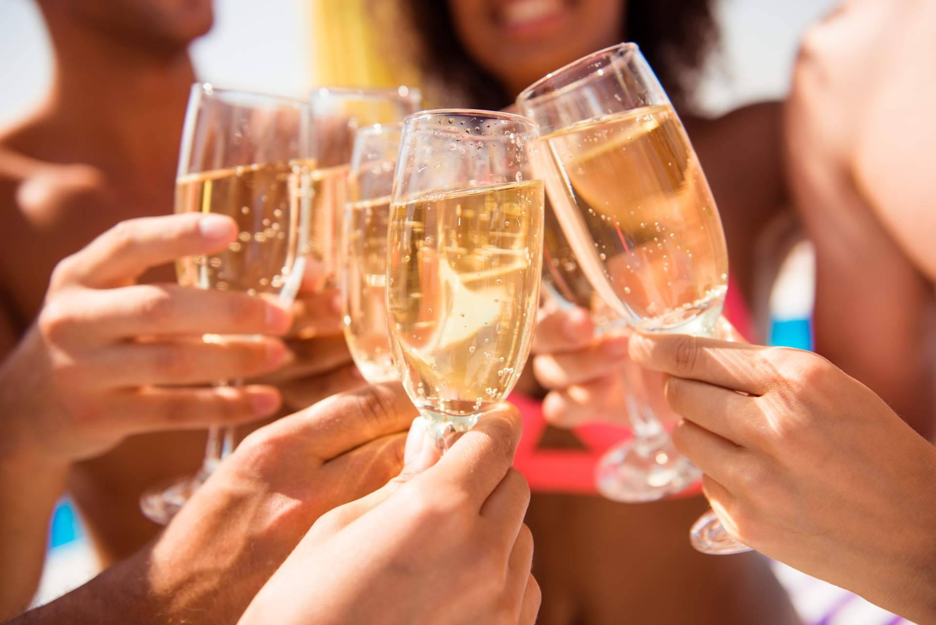 El cava se consolida como la bebida de moda para celebrar el verano