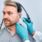 Audífonos en un mercado hipercompetitivo; cómo orientarse entre ofertas, canales y promesas sin perder de vista lo importante